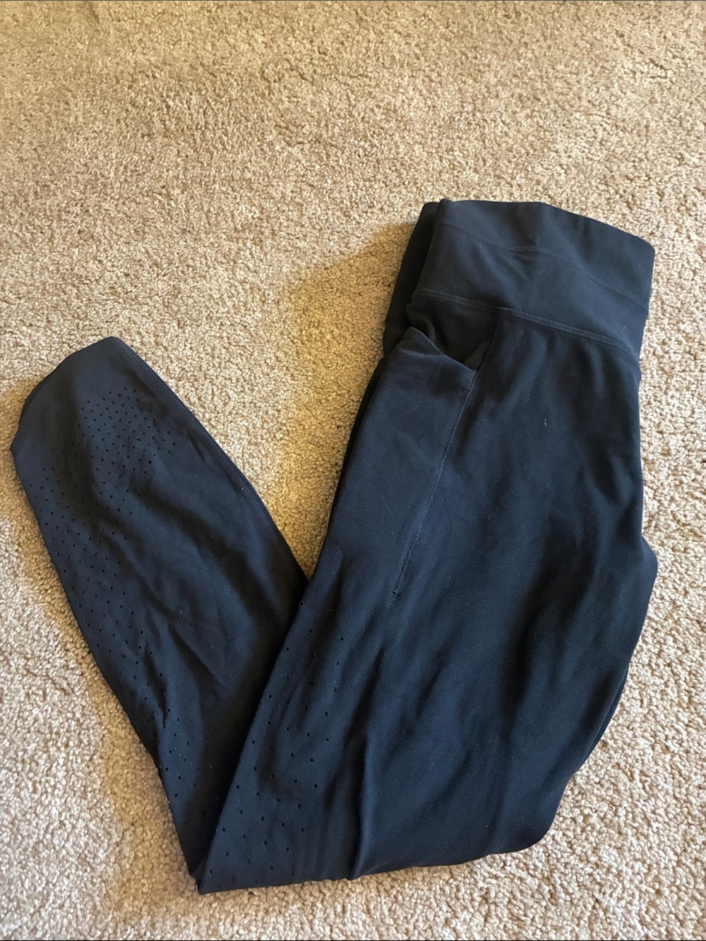 Athleta Black Contender Laser Cut Perforated Pocket 7/8 Leggings size M